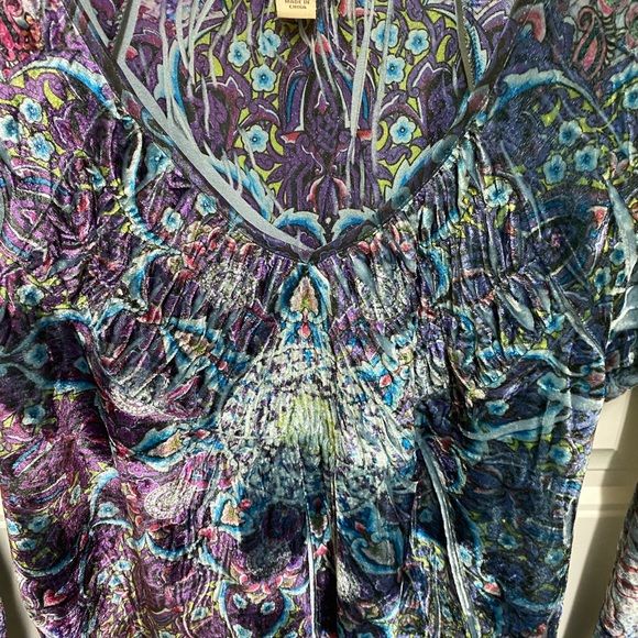 One World machine washable polyester/spandex blend shirt - Picture 2 of 4